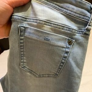 Capri pants by Guess